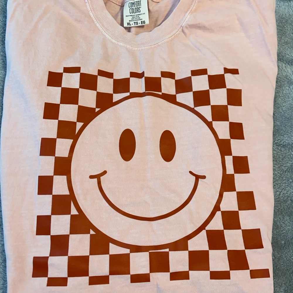 Comfort Colors Pink and Brown Smile Happy Face Tee Shirt, Size XL, Peachy